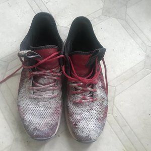 Nike LeBron Witness 4 Black/University Red!